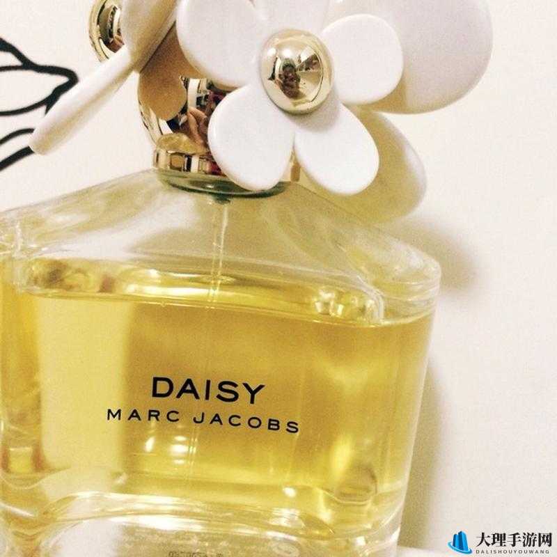 marc jacobs 小雏菊：清新花香，诠释女性优雅气质